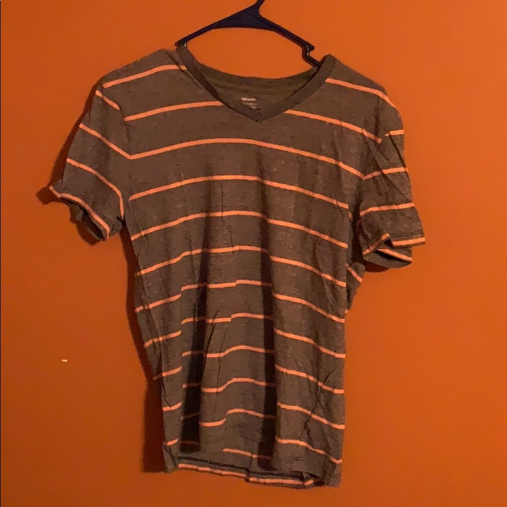 Old navy tee